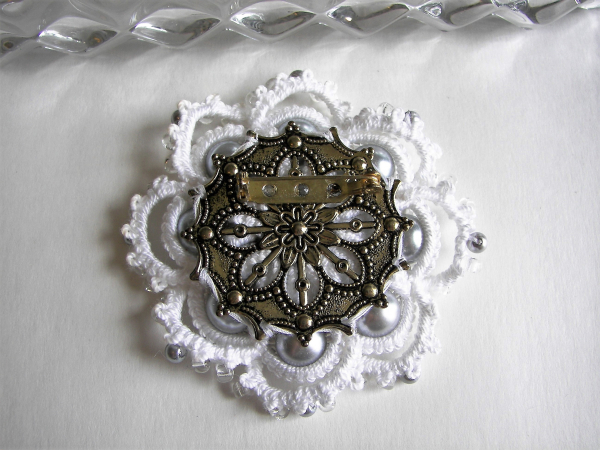Winter's Delight Brooch, Ankars Needle Tatted