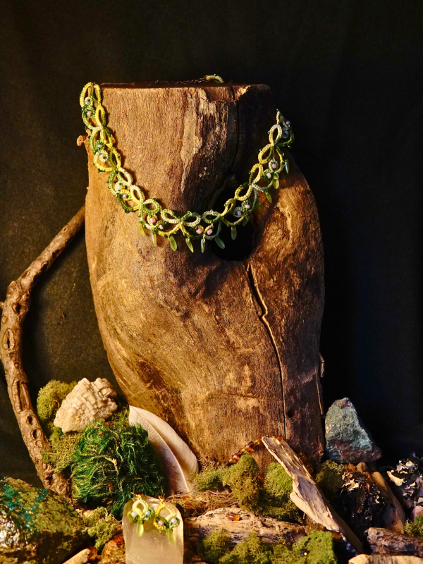 Spring Has Sprung green tatted lace necklace and earrings set Woodland necklace and earrings in variegated green thread