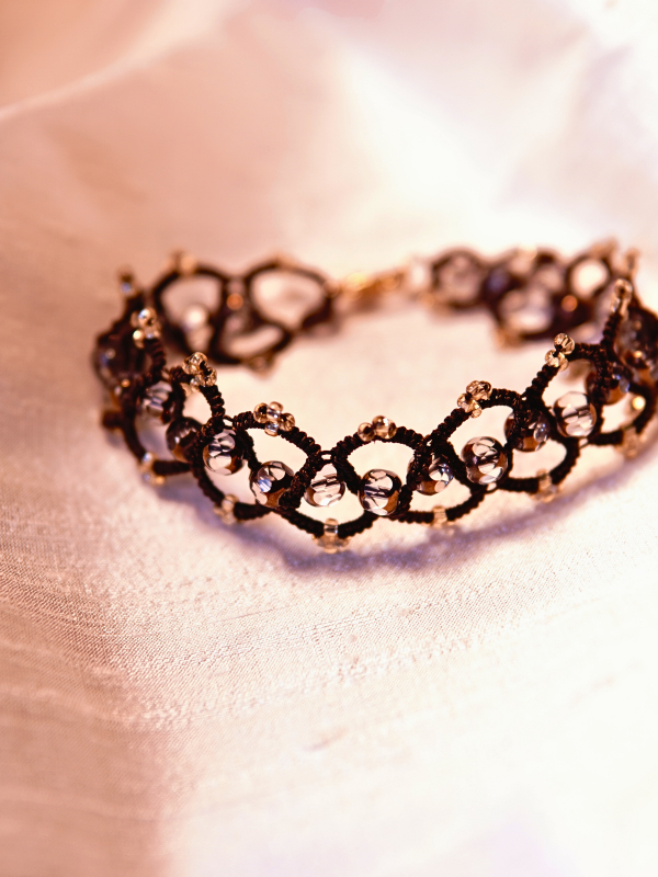 Lanternroot Bracelet – brown lace with golden crystal glow Tatted bracelet with warm amber-like crystals