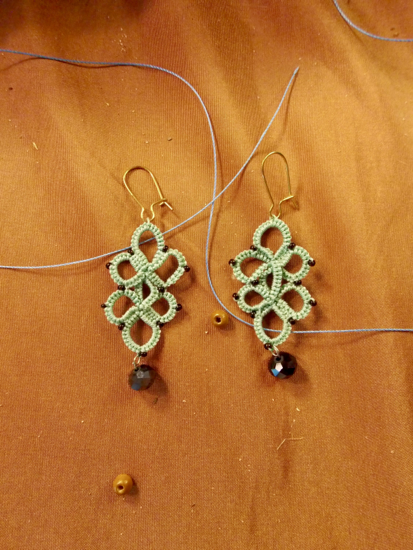 "Wanderbloom Trefoil" Tatted Lace Earrings with Bead Drop