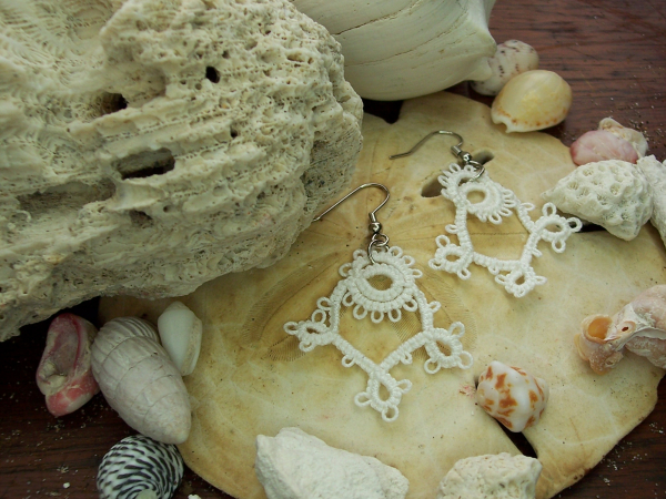 "Thistlewing" Tatted Lace Earrings