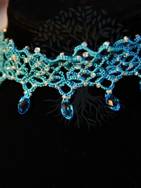 Glacialis Drift Necklace - Sea-Inspired Winter Lace Jewelry Glacialis Drift choker with icy thread and faceted beads.