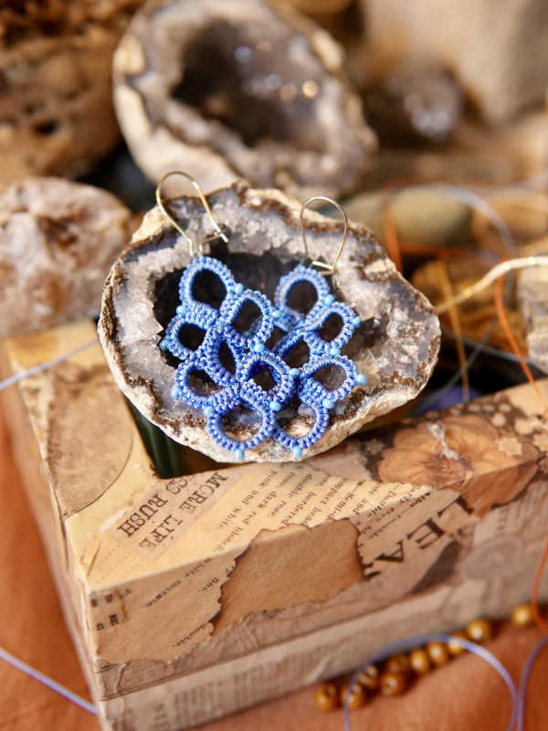 "Wanderbloom Trefoil" Tatted Lace Earrings Simple