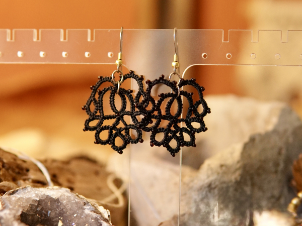 "Heirloom Pine" Tatted Lace Earrings