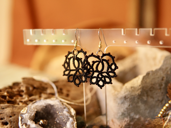 "Heirloom Pine" Tatted Lace Earrings