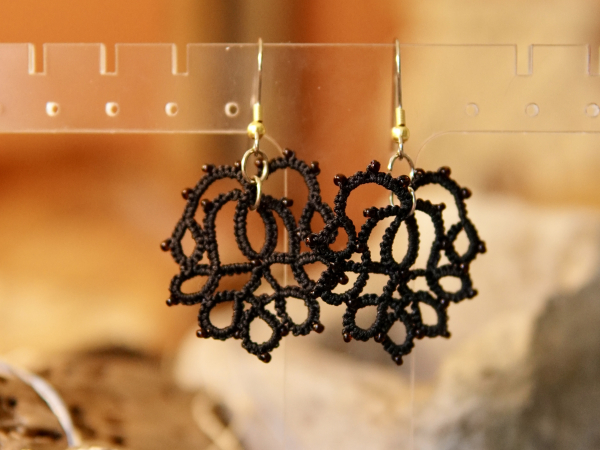 "Heirloom Pine" Tatted Lace Earrings