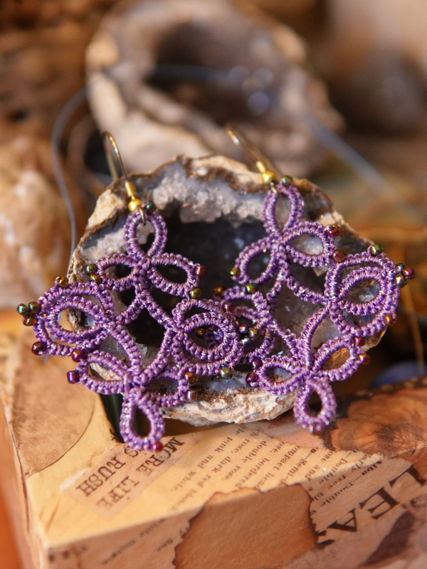 "TrellisDance" Tatted Lace Earrings in Brown