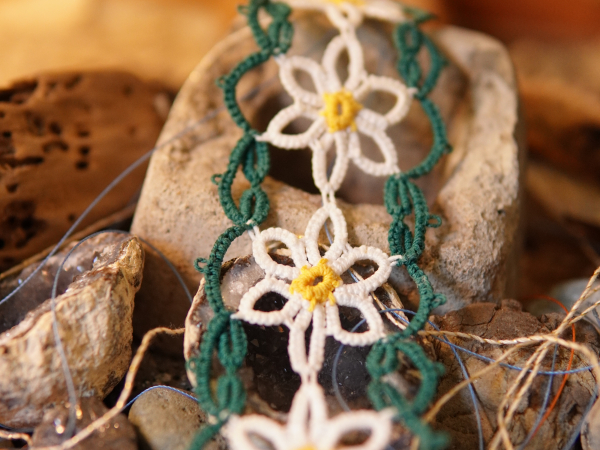 "Daisychain Song" Tatted Lace Bracelet
