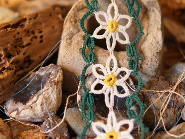 "Daisychain Song" Tatted Lace Bracelet