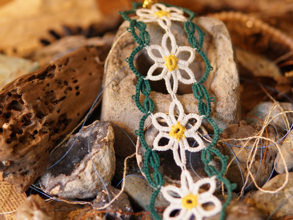 "Daisychain Song" Tatted Lace Bracelet