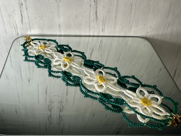 "Daisychain Song" Tatted Lace Bracelet