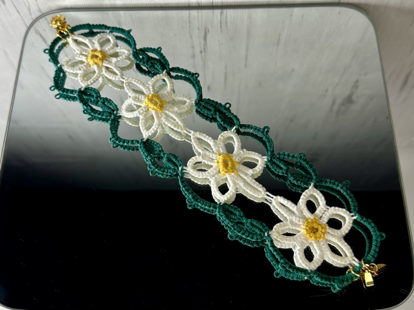 "Daisychain Song" Tatted Lace Bracelet
