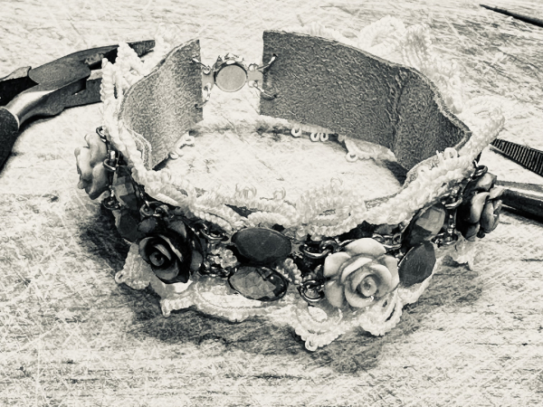 "The Botanist's Keepsake" Tatted Lace Bracelet