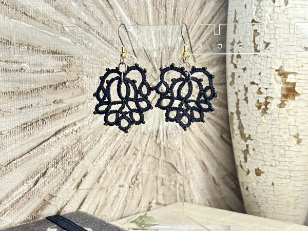"Heirloom Pine" Tatted Lace Earrings