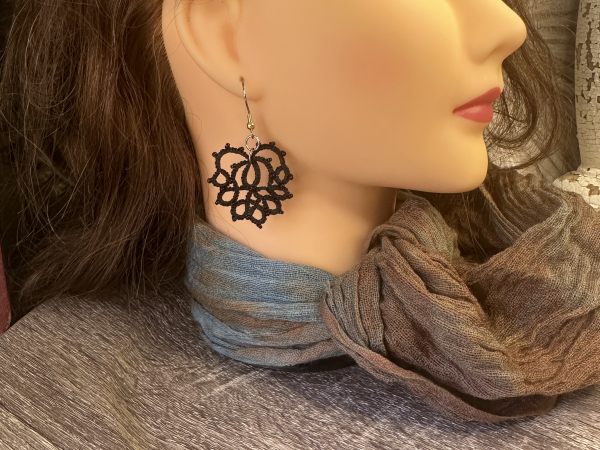 "Heirloom Pine" Tatted Lace Earrings