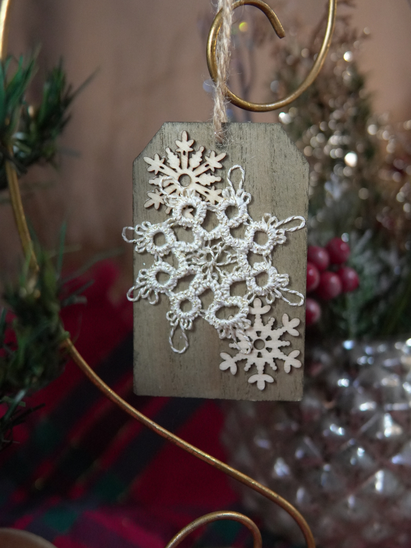 Rustic snowflake tag with hand-tatted lace Winter wood tag with tatted lace snowflake