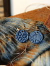 Round blue lace impression earrings