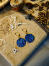 Round blue lace impression earrings