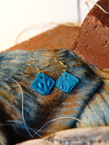 Gold tone artisan seafoam jewelry