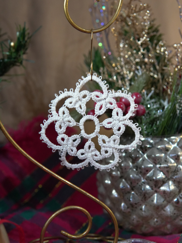 white-tatted-lace-holiday-ornament-round-design