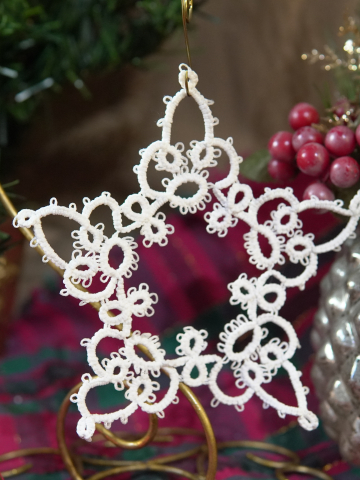 White Tatted Lace Star Ornament – Lace Petal Design