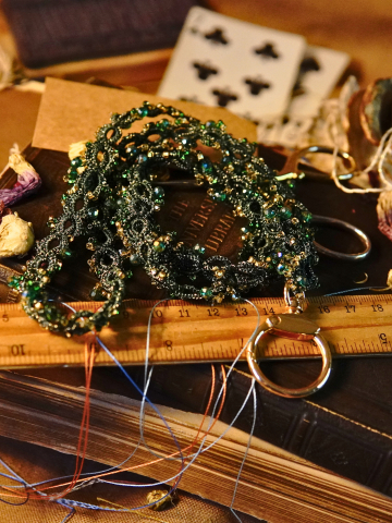 Deepwood Glimmer - Tatted Lanyard with Beads